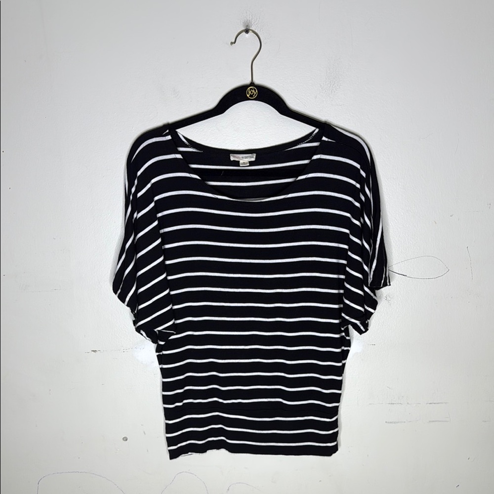 Zenana Outfitters Rayon Blend Black and White Dolman Sleeve Blouse Small